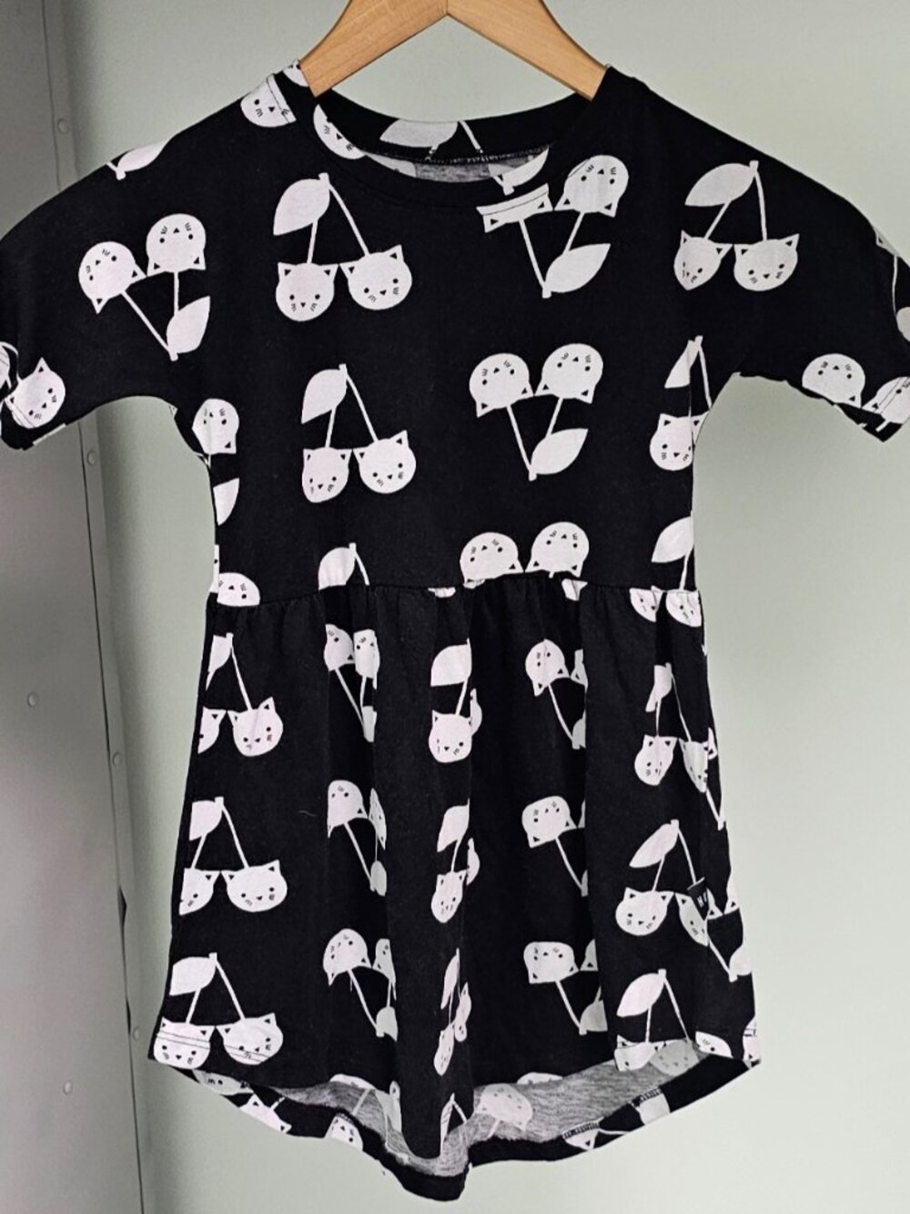 NWT Girls Huxbaby Kitty Cherry Jersey Cotton Dress in Black & White, Size 4T